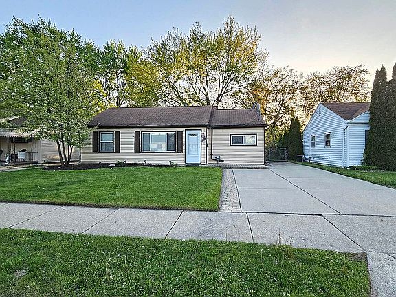 2nd image of 27201 Grandmont St