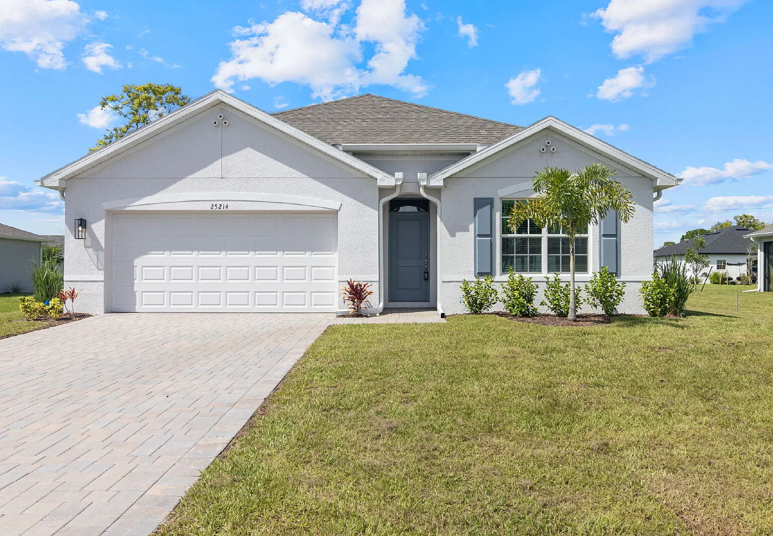 4 bed, 2.0 bath, 1828 sqft, $2,059 — Photo 1