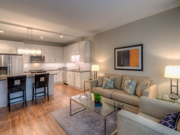 31 E Ogden Ave UNIT 547