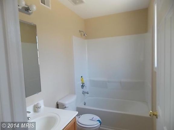 3rd image of 79 Lake Dr