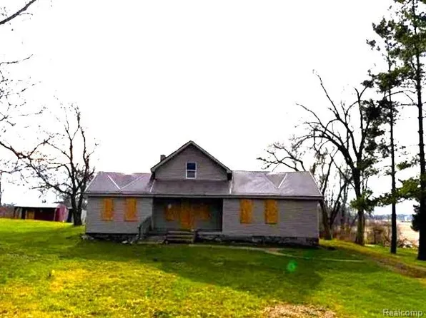 12010 Gates Rd, Cement City, MI 49233