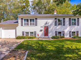 313 Westmoreland Dr, Vernon Hills, IL 60061