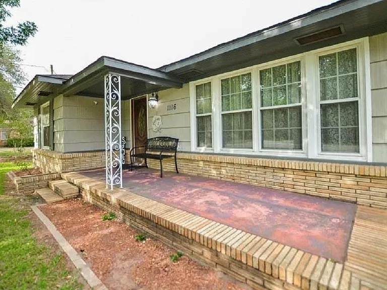 1116 N Meyer St — Photo 4
