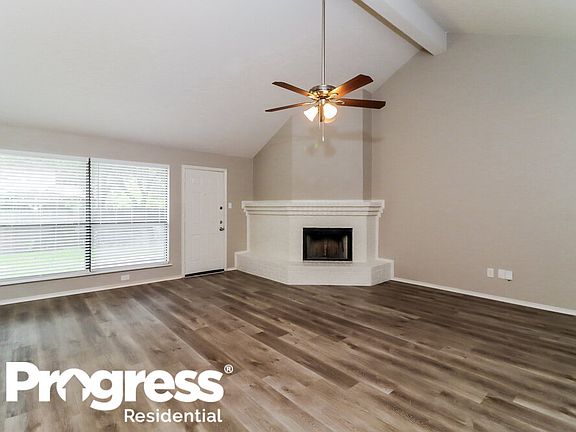 3rd image of 831 Larue Dr