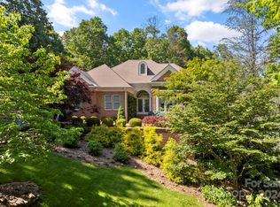 328 Kenmure Dr, Flat Rock, NC 28731
