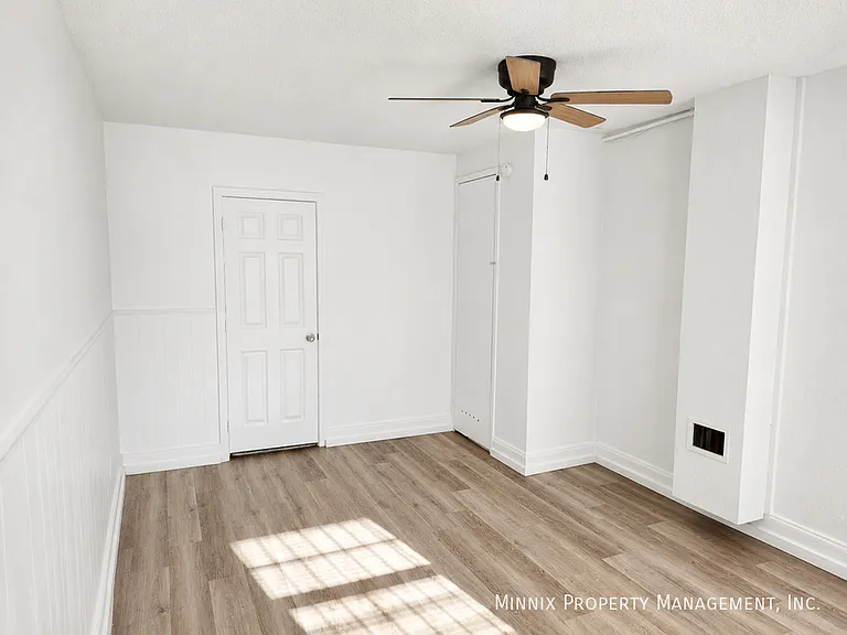 2304 Avenue U — Photo 2