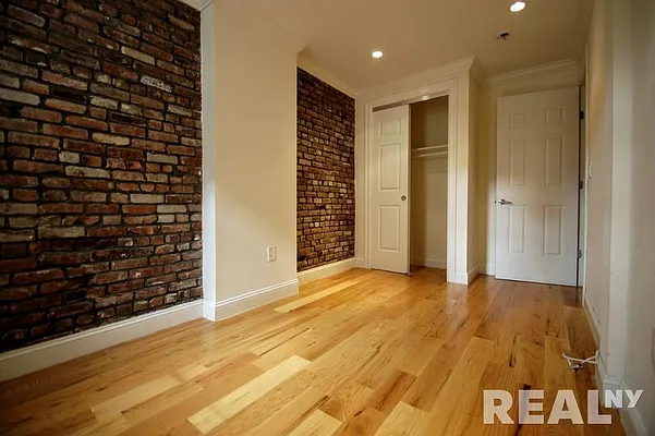 Rented by REAL New York | media 7