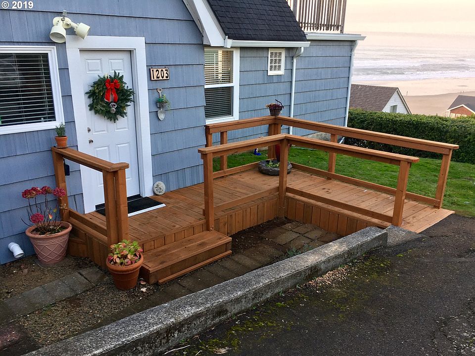 1st image of 1203 SW Dune Ave