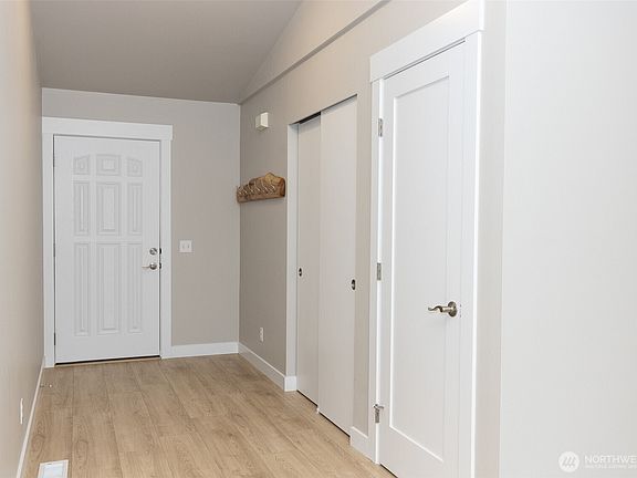 4th image of 105 May Creek Road