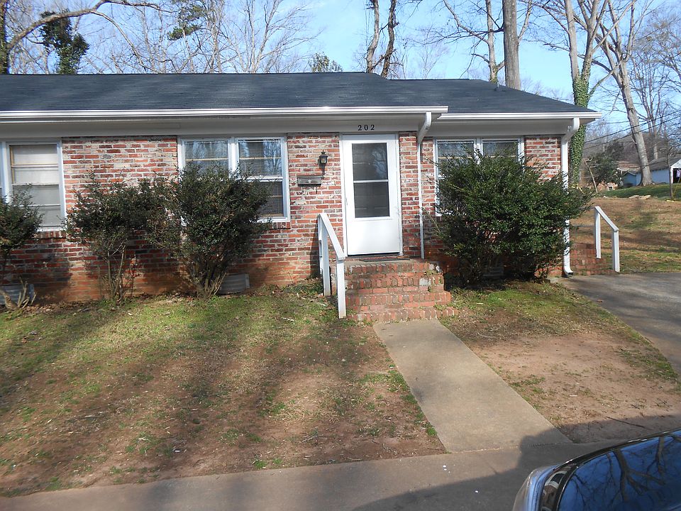 1st image of 206-208 Lakeside Dr