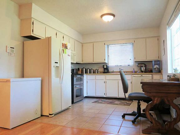 4th image of 2807 La Puente St