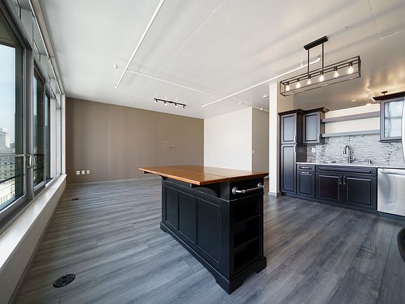 5th image of 1100 S Hope St APT 1314