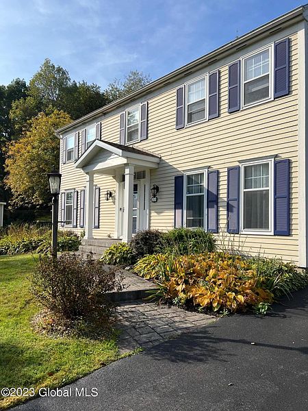 2nd image of 21 Greyledge Drive
