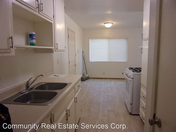 4th image of 337 Shasta Dr