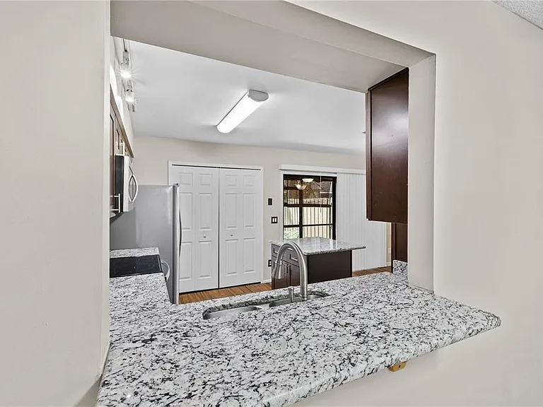 2941 Lowell Ct — Photo 10