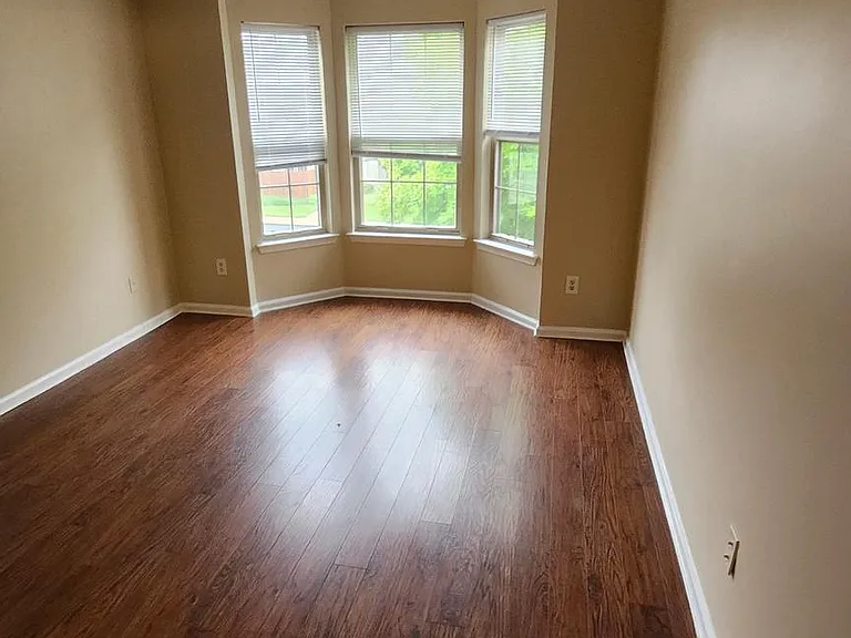 2102 Brookhaven Dr — Photo 7