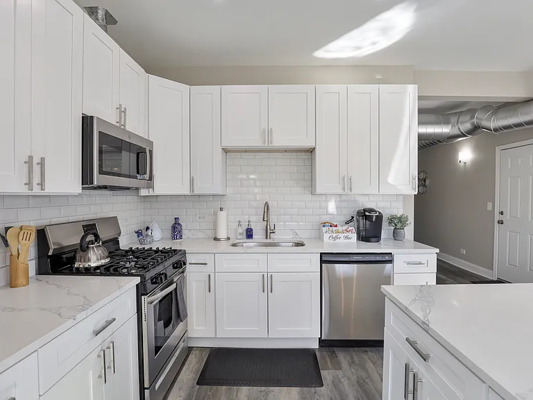 1111 Bonnie Brae Pl #3W — Photo 7