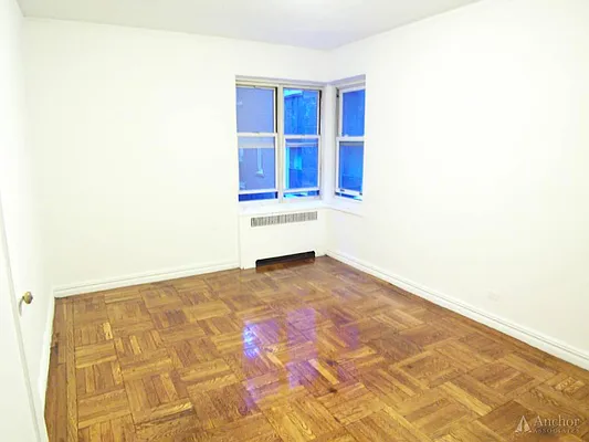 Sold by Anchor Associates | media 18