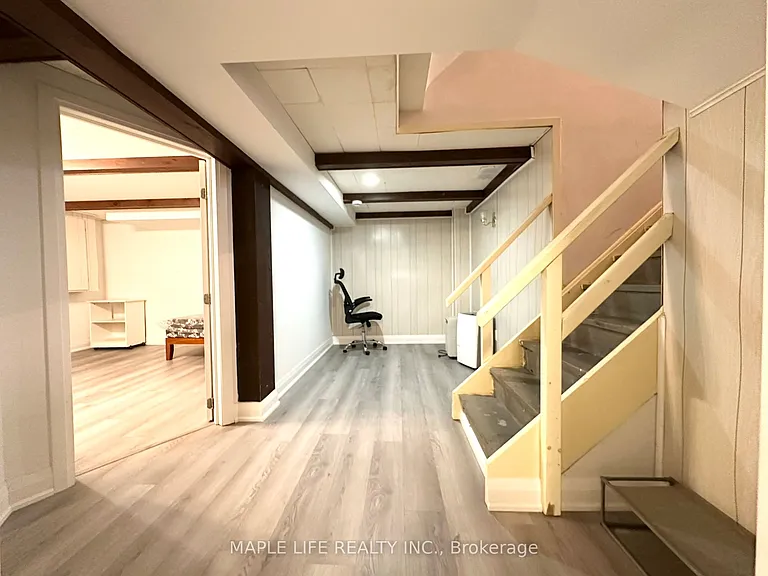 37 Pinemeadow Blvd #BASEMENT — Photo 3
