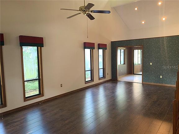 2nd image of 363 Sweetbriar Ln