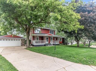 1035 View Ln, Mendota Heights, MN 55118