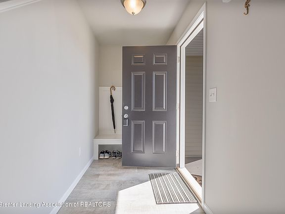 4th image of 1112 Chesham Ln