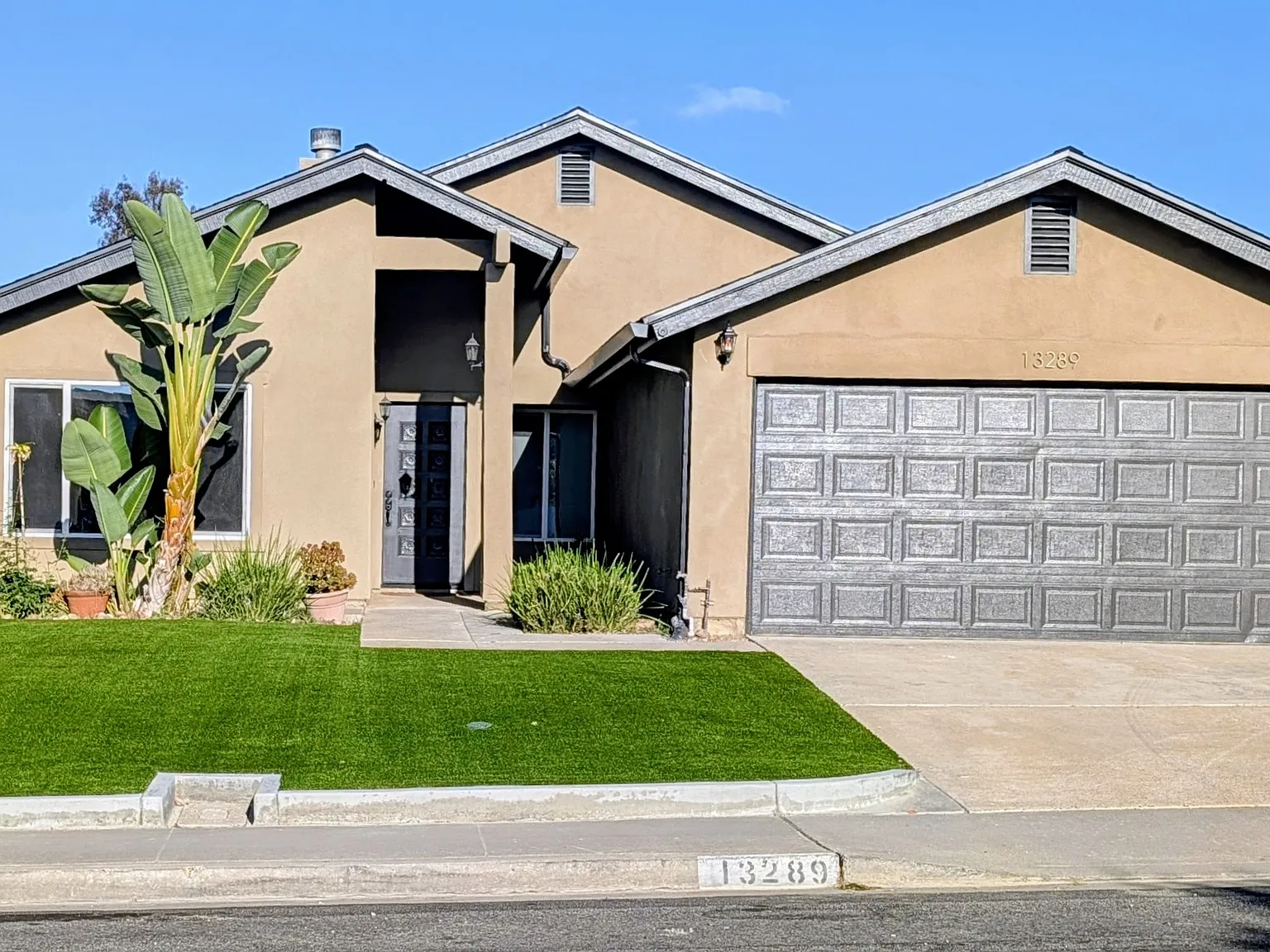 4 bed, 1800 sqft, $4,750 — Photo 1