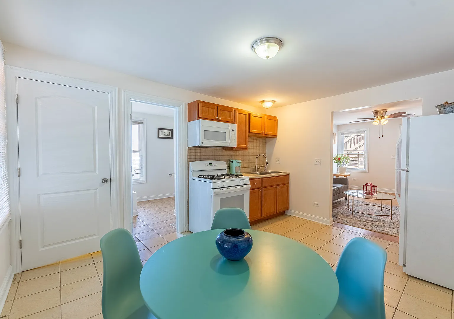2 bed, 1.5 bath, 1000 sqft, $2,000 — Photo 4