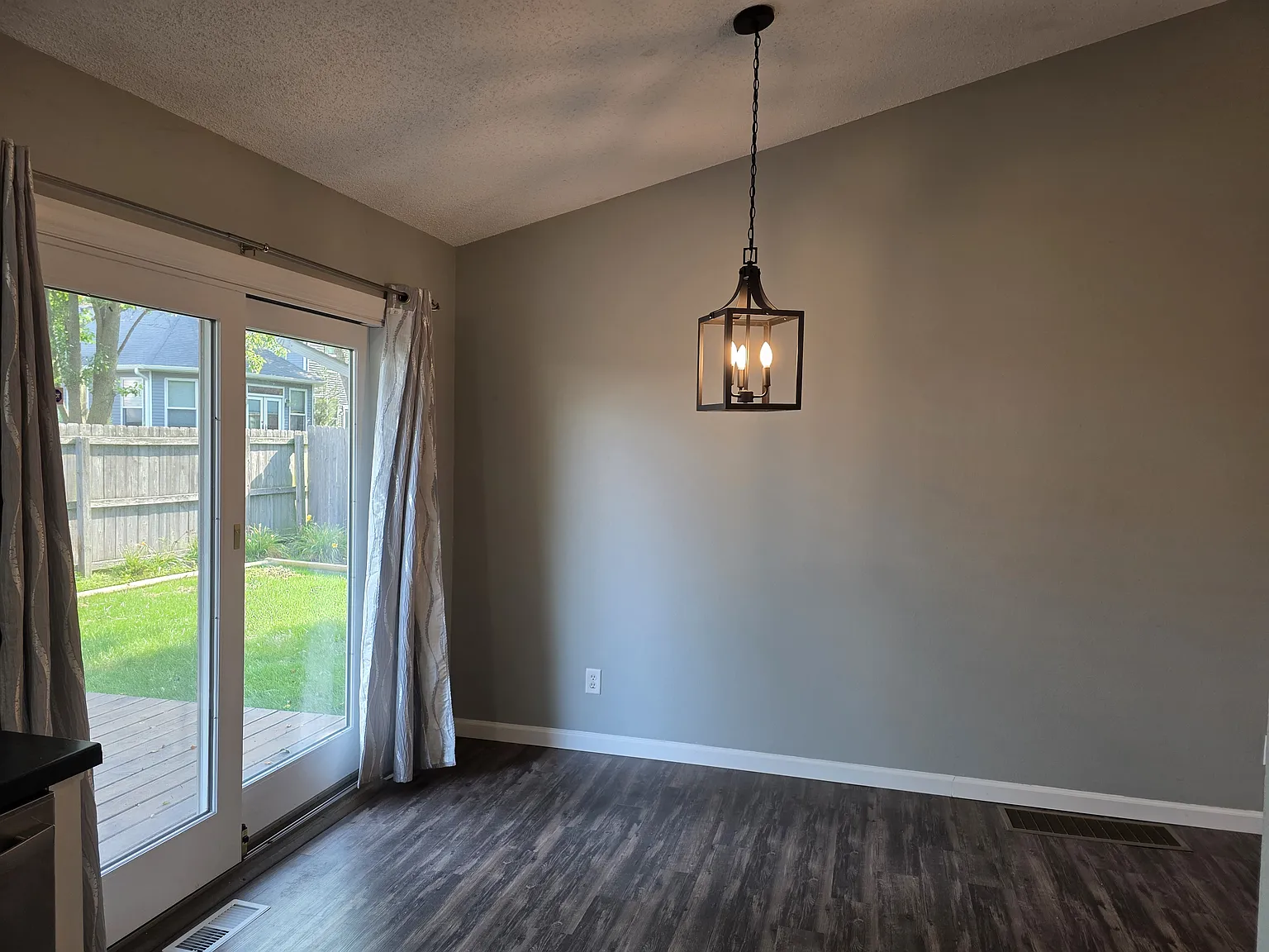 2 bed, 1140 sqft, $1,775 — Photo 3
