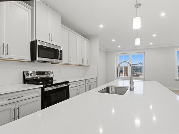 4th image of 343 Telluride Ln