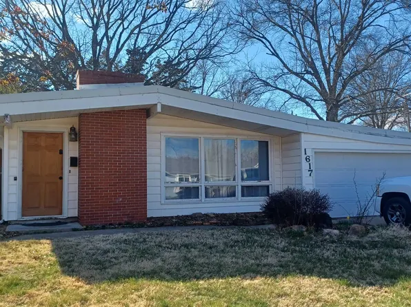1617 SW Indian Trl, Topeka, KS 66604