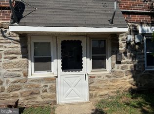 1041 Fanshawe St, Philadelphia, PA 19111