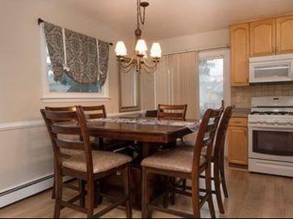 4th image of 1153 Throgmorton Ave