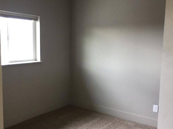 bedroom fits king size bed