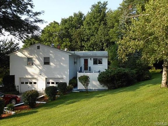 5th image of 20 Heselton Dr