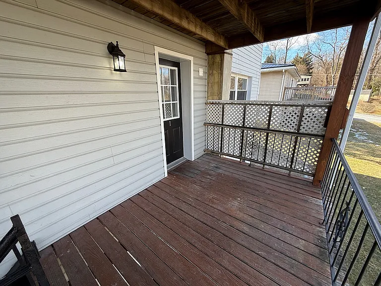 210 Hill St — Photo 22