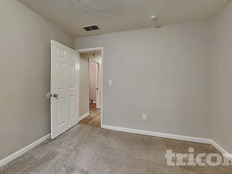 270 Rosewood Dr — Photo 10