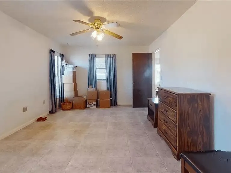 1332 Bentley Ave — Photo 5