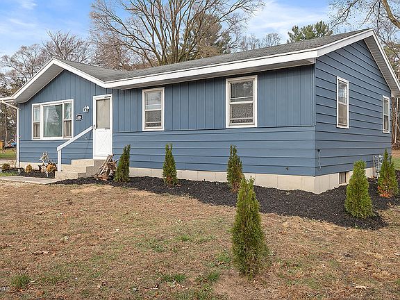 2nd image of 621 Butternut Dr