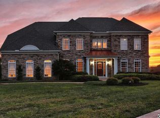 4102 Willow Bend Rd, Mechanicsburg, PA 17055