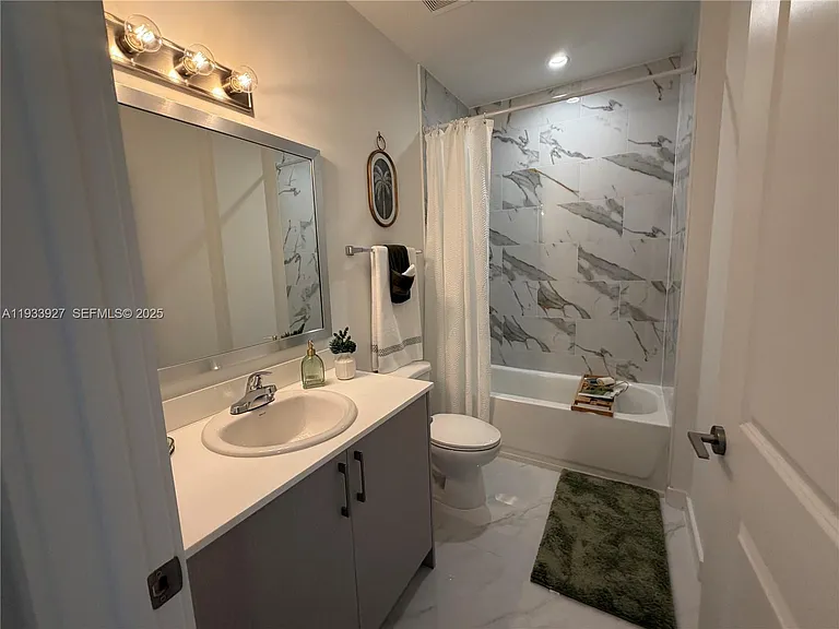 2308 E 4th Ave #205 — Photo 8
