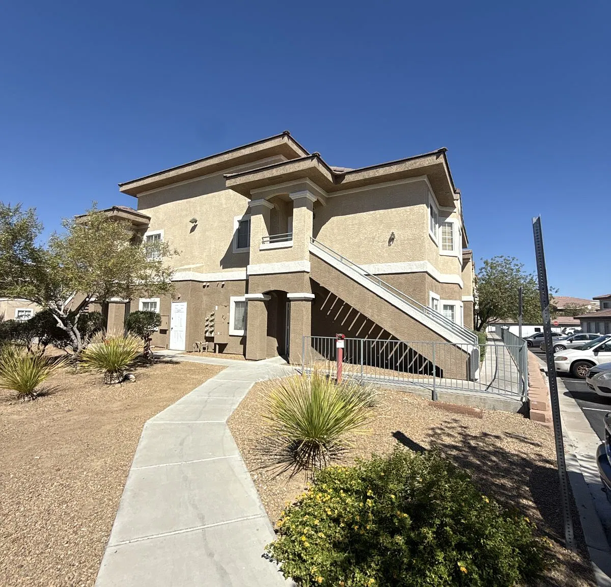 2 bed, 1249 sqft, $1,450 — Photo 2