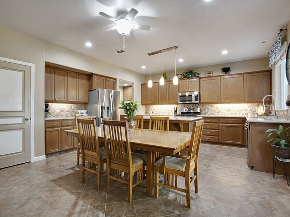 3rd image of 2249 N Tommy Ct