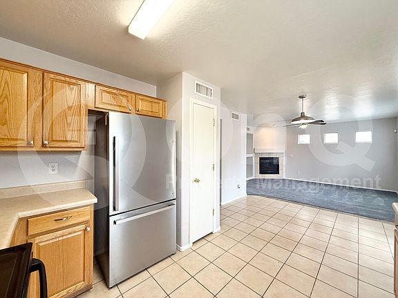 5th image of 1374 E 10th Pl