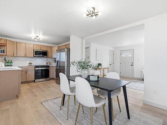 4th image of 910 Lancaster Avenue