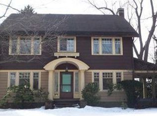 2814 Chadbourne Rd, Cleveland, OH 44120