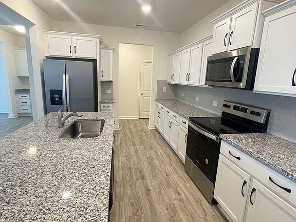 4th image of 106 Lorcan Ln