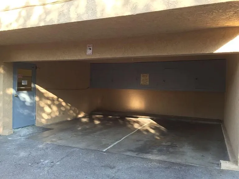 8400 Amigo Ave — Photo 10