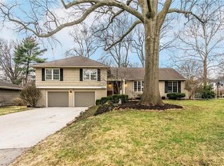 8016 Granada St, Prairie Village, KS 66208