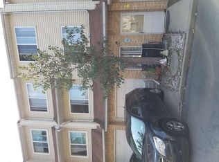 78 Sandywood Ln, Staten Island, NY 10309
